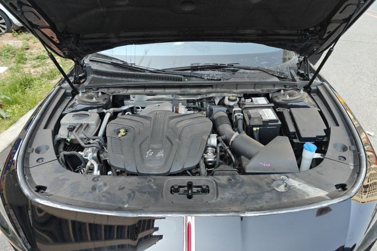 Used Hongqi H5 2024 2.0T Automatic Smart Connect Flagship Edition Engine Bay