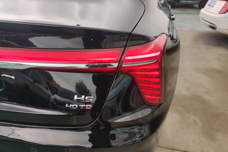 Used Hongqi H5 2024 2.0T Automatic Smart Connect Flagship Edition Exterior 3