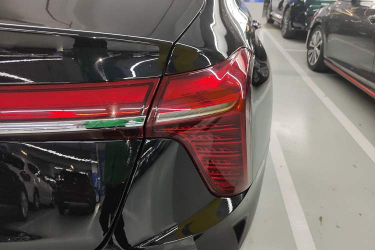 Used Hongqi H5 2024 2.0T Automatic Smart Connect Flagship Edition Exterior 3