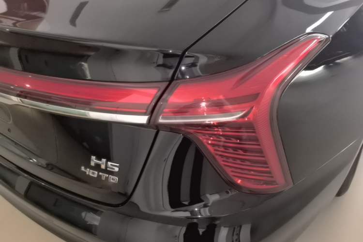 Used Hongqi H5 2024 2.0T Automatic Smart Connect Flagship Edition Exterior 3