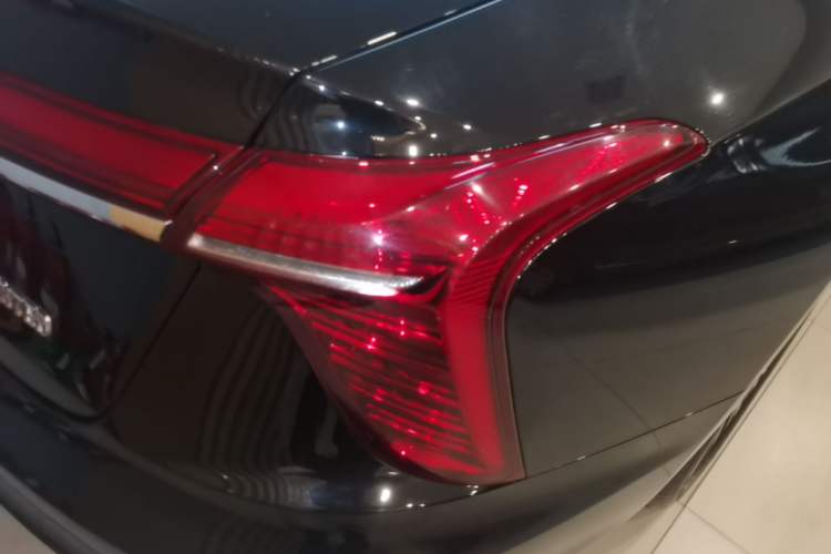 Used Hongqi H5 2024 2.0T Automatic Smart Connect Flagship Edition Exterior 3