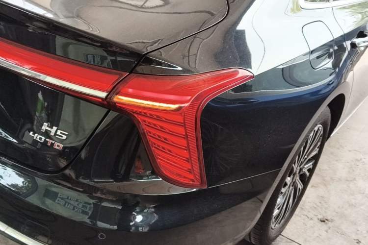 Used Hongqi H5 2024 2.0T Automatic Smart Connect Flagship Edition Exterior 3