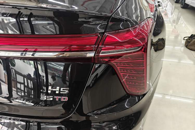 Used Hongqi H5 2024 1.5T DCT Smart Connect Flagship Edition Exterior 3