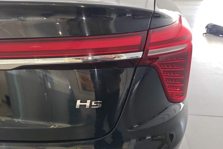 Used Hongqi H5 2024 1.5T DCT Smart Connect Flagship Edition Exterior 3