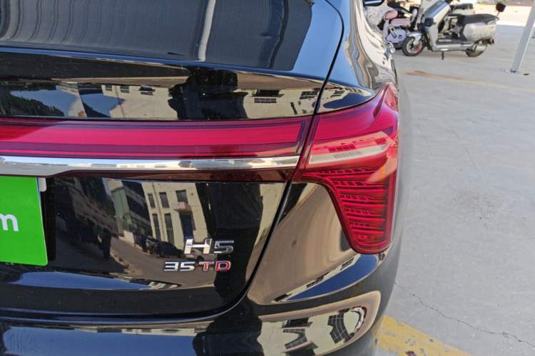 Used Hongqi H5 2024 1.5T DCT Smart Connect Flagship Edition Exterior 3