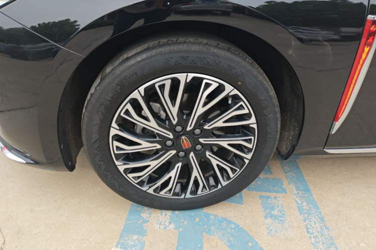 Used Hongqi H5 2024 2.0T Automatic Smart Connect Flagship Edition Exterior 4