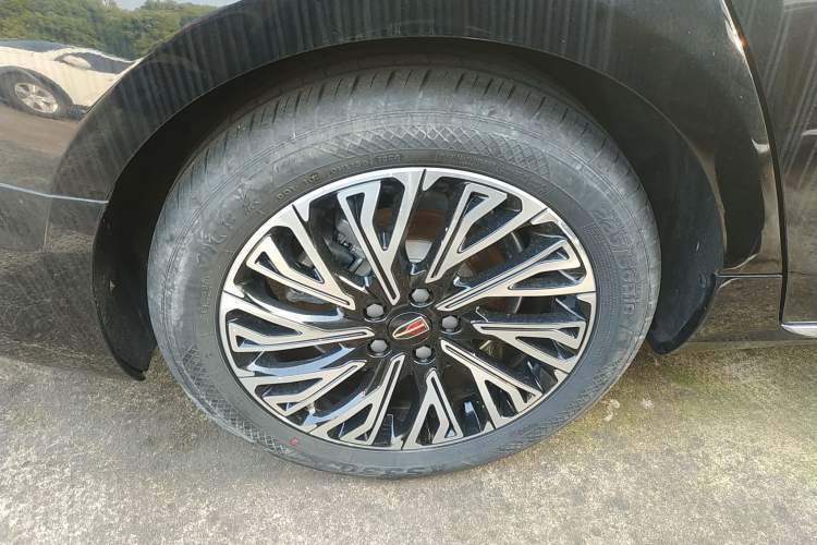 Used Hongqi H5 2024 2.0T Automatic Smart Connect Flagship Edition Exterior 5