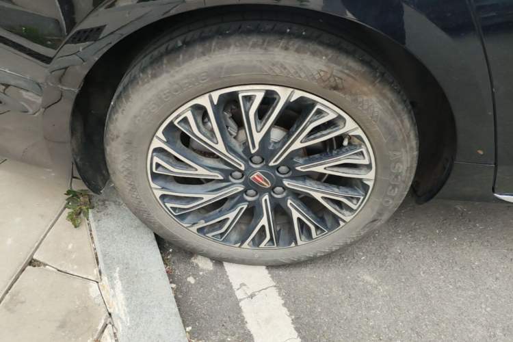 Used Hongqi H5 2024 2.0T Automatic Smart Connect Flagship Edition Exterior 5