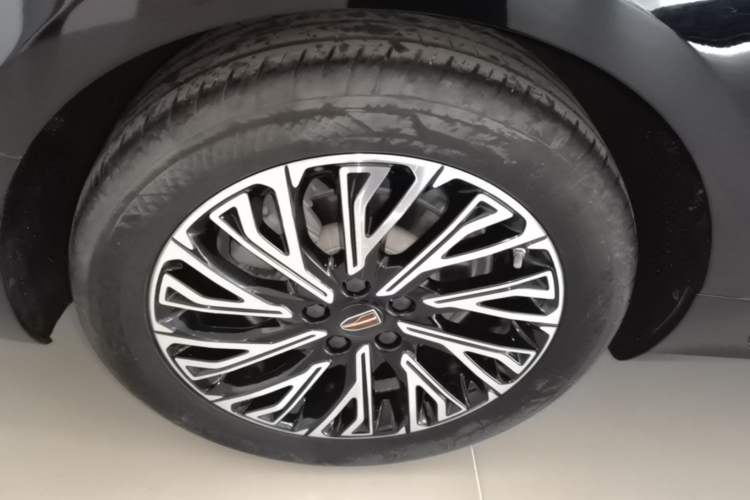 Used Hongqi H5 2024 2.0T Automatic Smart Connect Flagship Edition Exterior 5