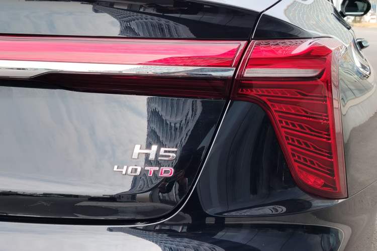 Used Hongqi H5 2024 2.0T Automatic Smart Connect Flagship Edition Exterior 5