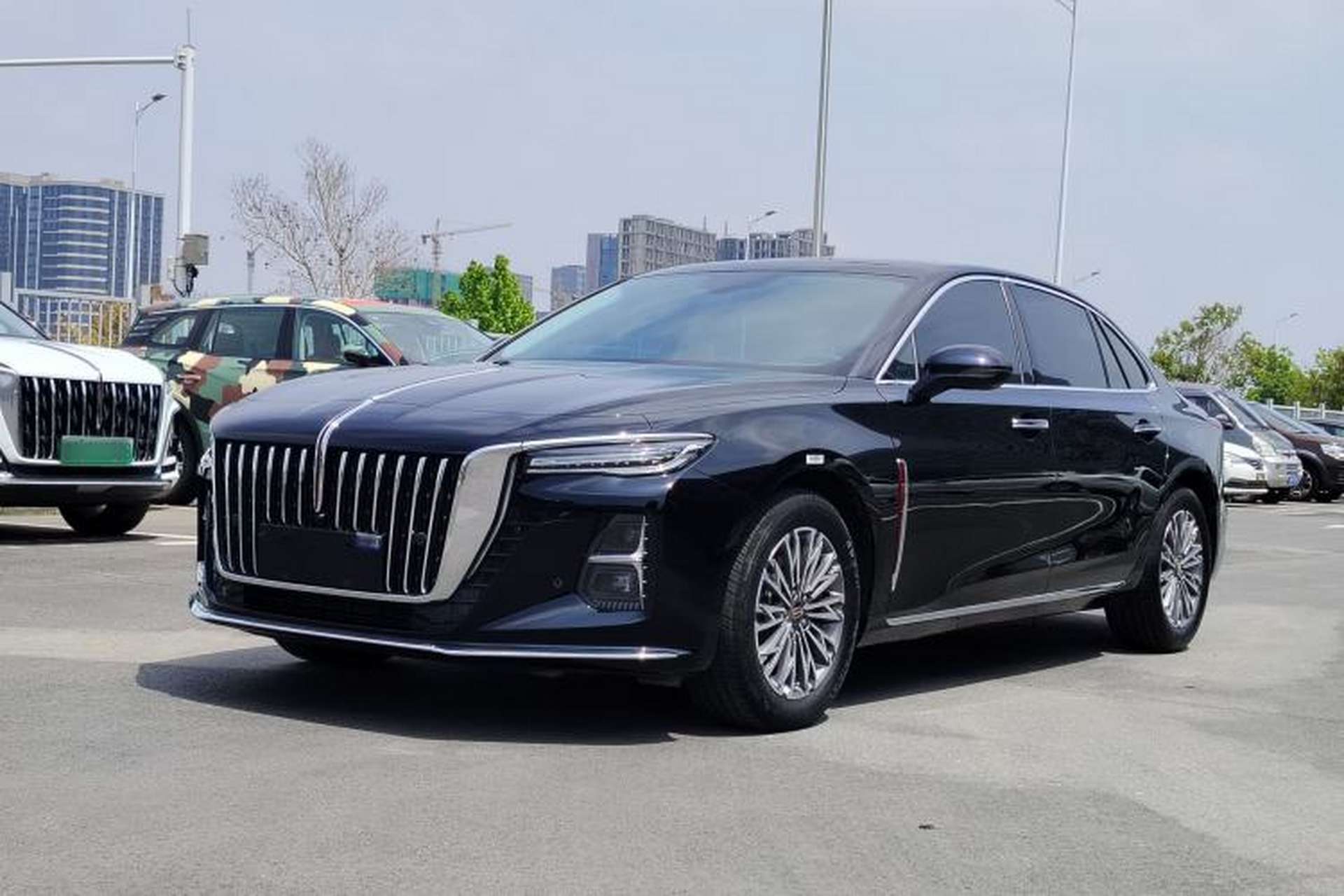 Used Hongqi H5 2024 2.0T Automatic Smart Connect Flagship Edition Front Left 45 Deg