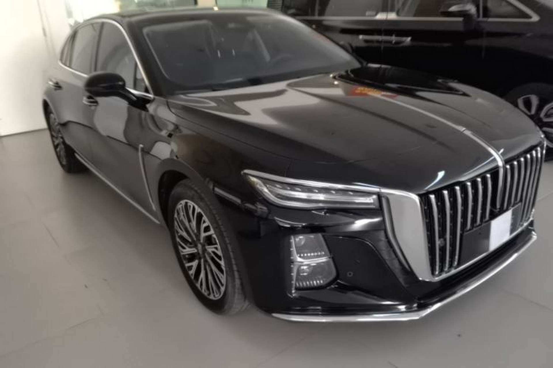 Used Hongqi H5 2024 2.0T Automatic Smart Connect Flagship Edition Front Right 45 Deg
