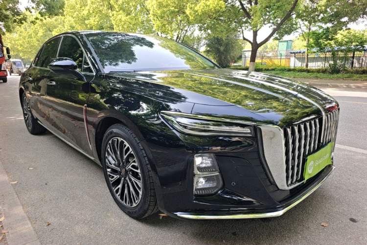 Used Hongqi H5 2024 2.0T Automatic Smart Connect Flagship Edition Front Right 45 Deg