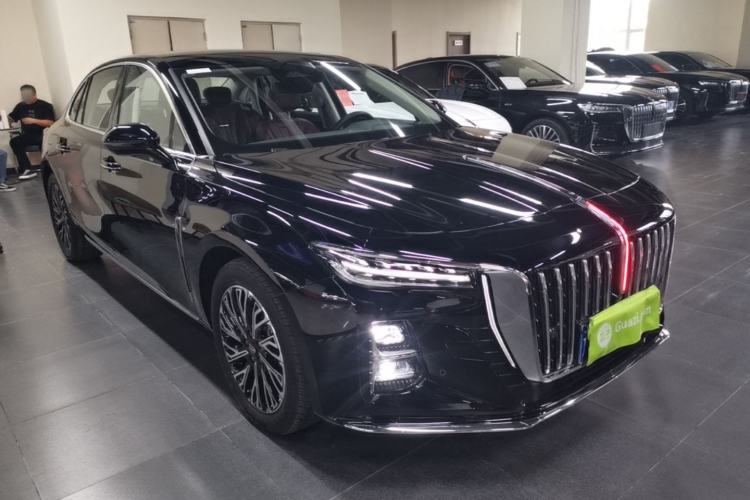Used Hongqi H5 2024 2.0T Automatic Smart Connect Flagship Edition Front Right 45 Deg