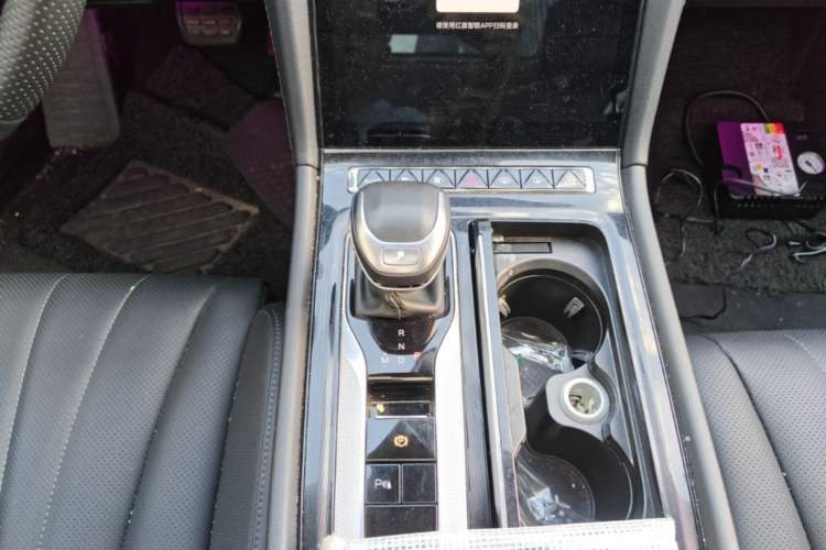 Used Hongqi H5 2024 1.5T DCT Smart Connect Flagship Edition Gear Lever