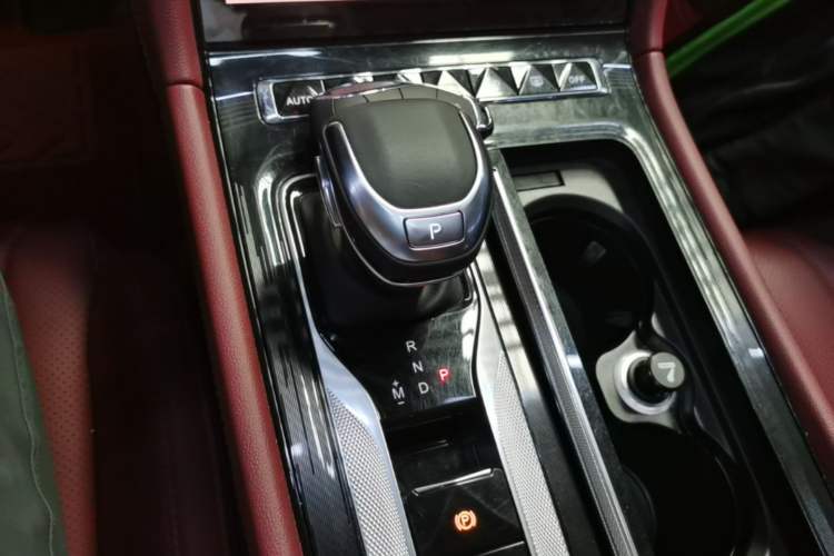 Used Hongqi H5 2024 1.5T DCT Smart Connect Flagship Edition Gear Lever