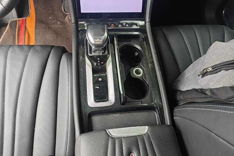 Used Hongqi H5 2024 1.5T DCT Smart Connect Flagship Edition Gear Lever