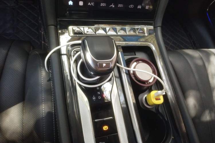 Used Hongqi H5 2024 1.5T DCT Smart Connect Flagship Edition Gear Lever