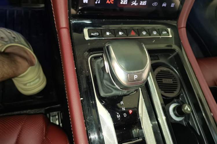 Used Hongqi H5 2024 1.5T DCT Smart Connect Flagship Edition Gear Lever