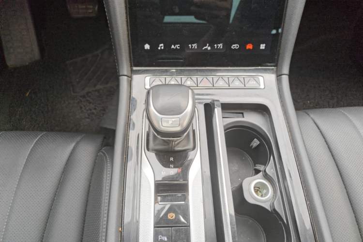 Used Hongqi H5 2024 1.5T DCT Smart Connect Flagship Edition Gear Lever