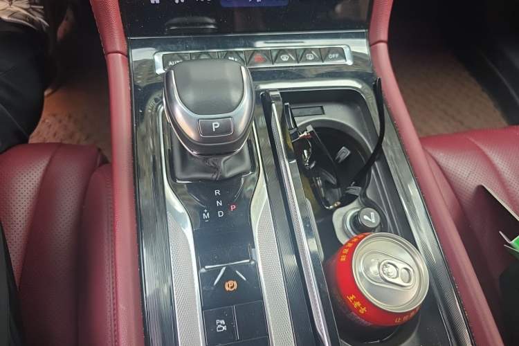 Used Hongqi H5 2024 2.0T Automatic Smart Connect Flagship Edition Gear Lever