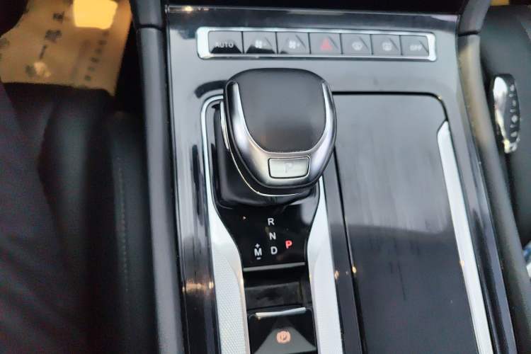 Used Hongqi H5 2024 1.5T DCT Smart Connect Flagship Edition Gear Lever