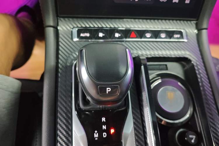 Used Hongqi H5 2024 1.5T DCT Smart Connect Flagship Edition Gear Lever