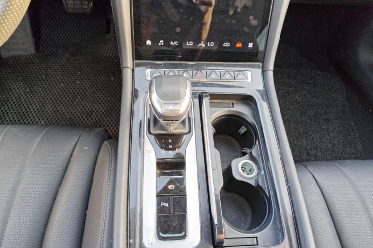 Used Hongqi H5 2024 1.5T DCT Smart Connect Flagship Edition Gear Lever
