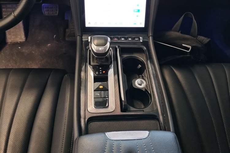 Used Hongqi H5 2024 1.5T DCT Smart Connect Flagship Edition Gear Lever