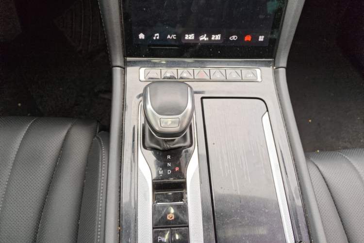 Used Hongqi H5 2024 1.5T DCT Smart Connect Flagship Edition Gear Lever