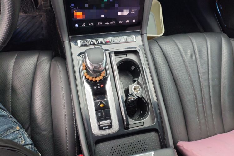 Used Hongqi H5 2024 2.0T Automatic Smart Connect Flagship Edition Gear Lever