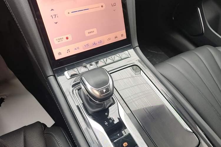 Used Hongqi H5 2024 1.5T DCT Smart Connect Flagship Edition Gear Lever