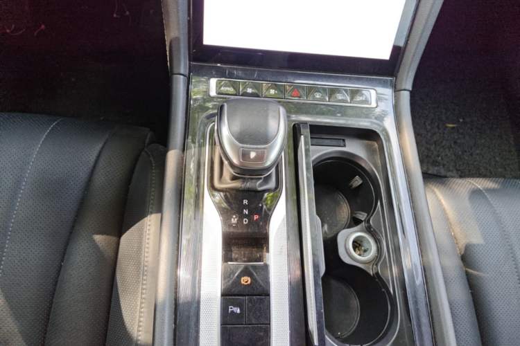Used Hongqi H5 2024 1.5T DCT Smart Connect Flagship Edition Gear Lever