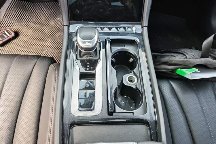 Used Hongqi H5 2024 1.5T DCT Smart Connect Flagship Edition Gear Lever