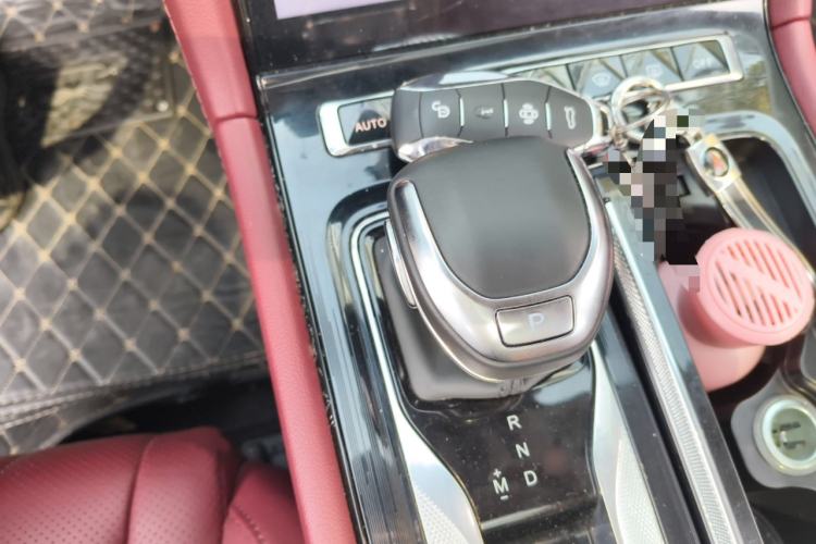 Used Hongqi H5 2024 2.0T Automatic Smart Connect Flagship Edition Gear Lever