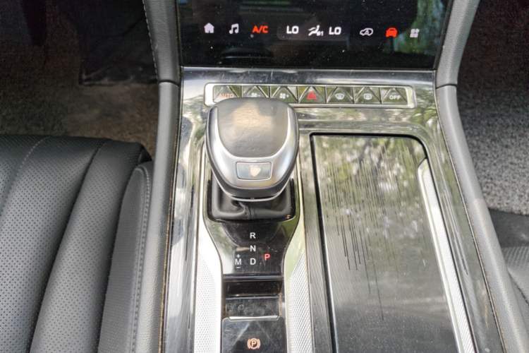 Used Hongqi H5 2024 1.5T DCT Smart Connect Flagship Edition Gear Lever