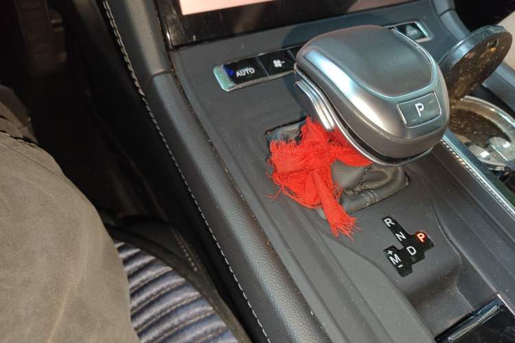 Used Hongqi H5 2024 1.5T DCT Smart Connect Flagship Edition Gear Lever