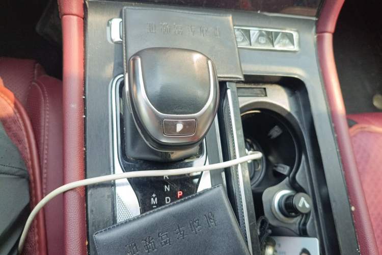 Used Hongqi H5 2024 1.5T DCT Smart Connect Flagship Edition Gear Lever