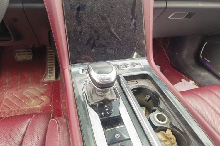 Used Hongqi H5 2024 2.0T Automatic Smart Connect Flagship Edition Gear Lever