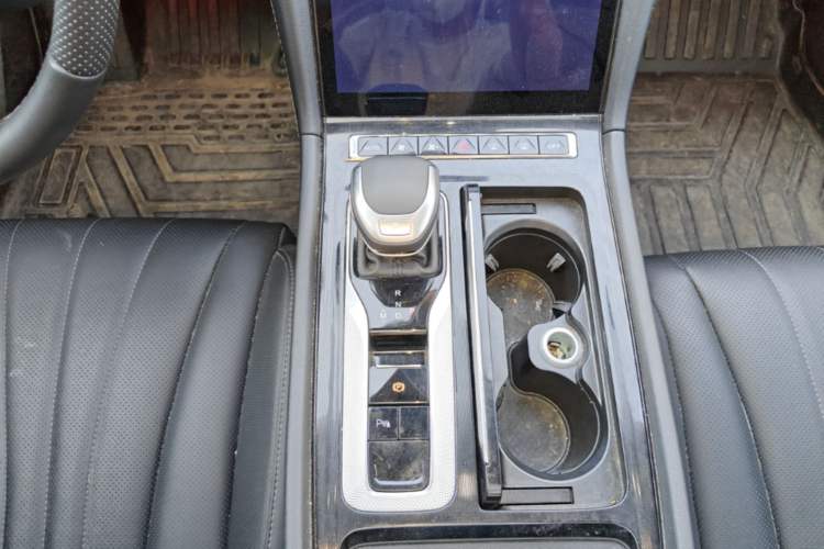 Used Hongqi H5 2024 1.5T DCT Smart Connect Flagship Edition Gear Lever