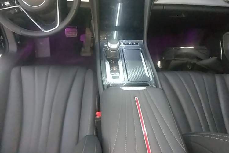 Used Hongqi H5 2024 1.5T DCT Smart Connect Flagship Edition Gear Lever