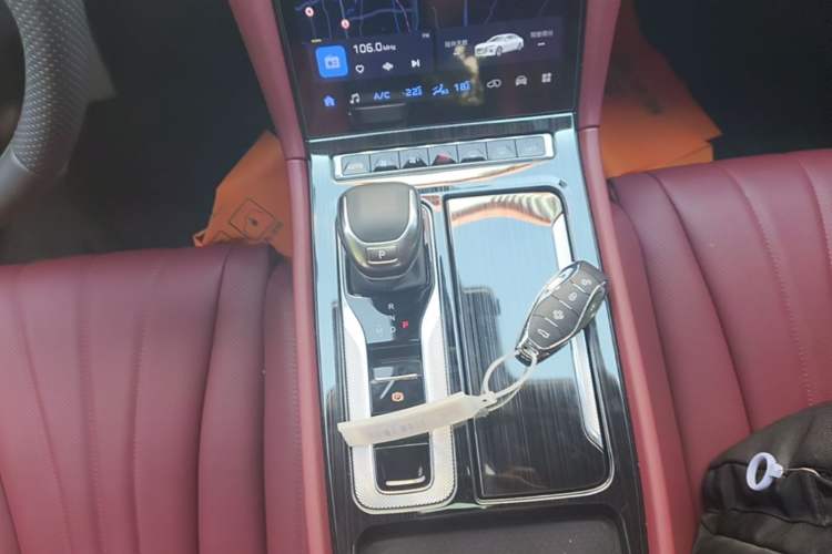Used Hongqi H5 2024 1.5T DCT Smart Connect Flagship Edition Gear Lever