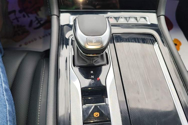 Used Hongqi H5 2024 1.5T DCT Smart Connect Flagship Edition Gear Lever