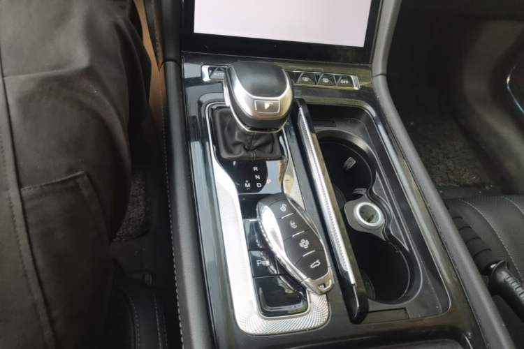 Used Hongqi H5 2024 1.5T DCT Smart Connect Flagship Edition Gear Lever