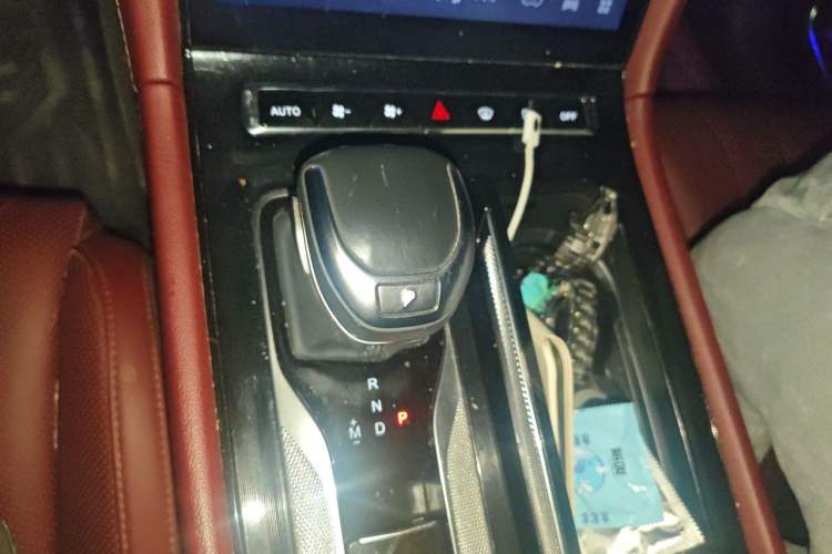 Used Hongqi H5 2024 1.5T DCT Smart Connect Flagship Edition Gear Lever