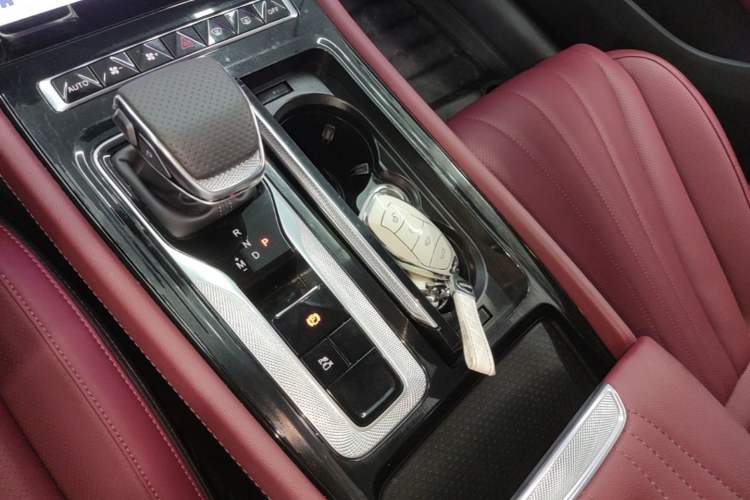 Used Hongqi H5 2024 1.5T DCT Smart Connect Flagship Edition Gear Lever