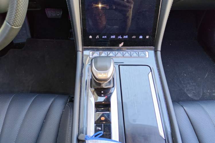 Used Hongqi H5 2024 1.5T DCT Smart Connect Flagship Edition Gear Lever