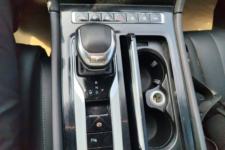Used Hongqi H5 2024 1.5T DCT Smart Connect Flagship Edition Gear Lever