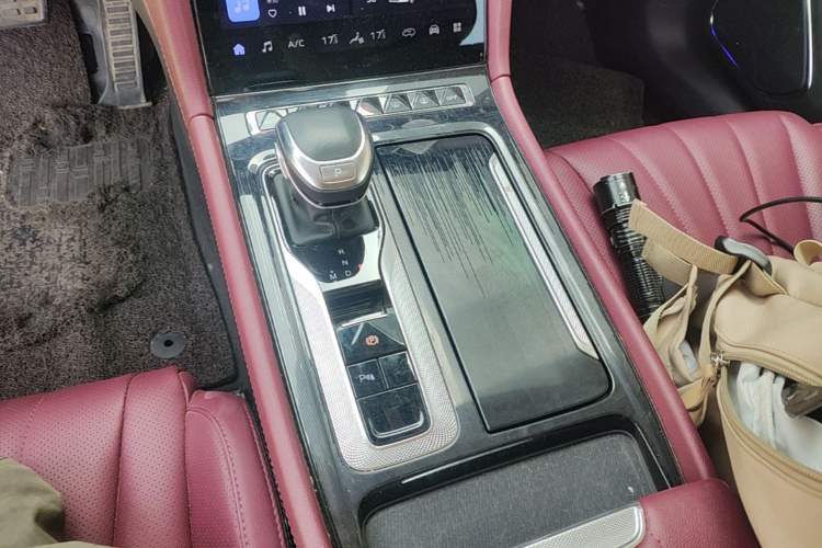 Used Hongqi H5 2024 1.5T DCT Smart Connect Flagship Edition Gear Lever