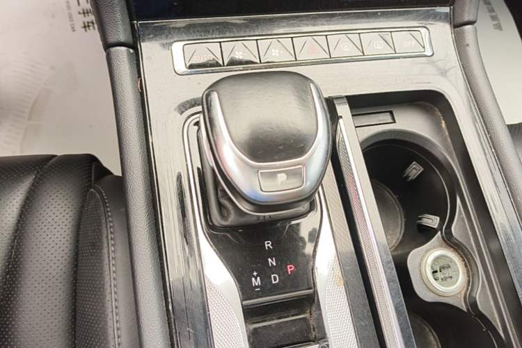 Used Hongqi H5 2024 1.5T DCT Smart Connect Flagship Edition Gear Lever